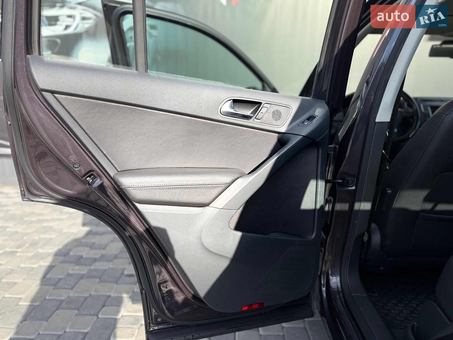 Volkswagen Tiguan 2016 VIN WVGBV7AX5GW522804 фото оголошення 26 з 56