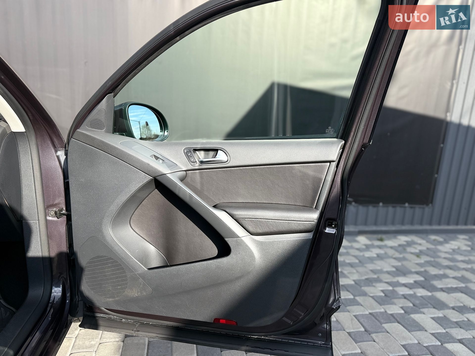 Volkswagen Tiguan 2016 VIN WVGBV7AX5GW522804 фото оголошення 31 з 56