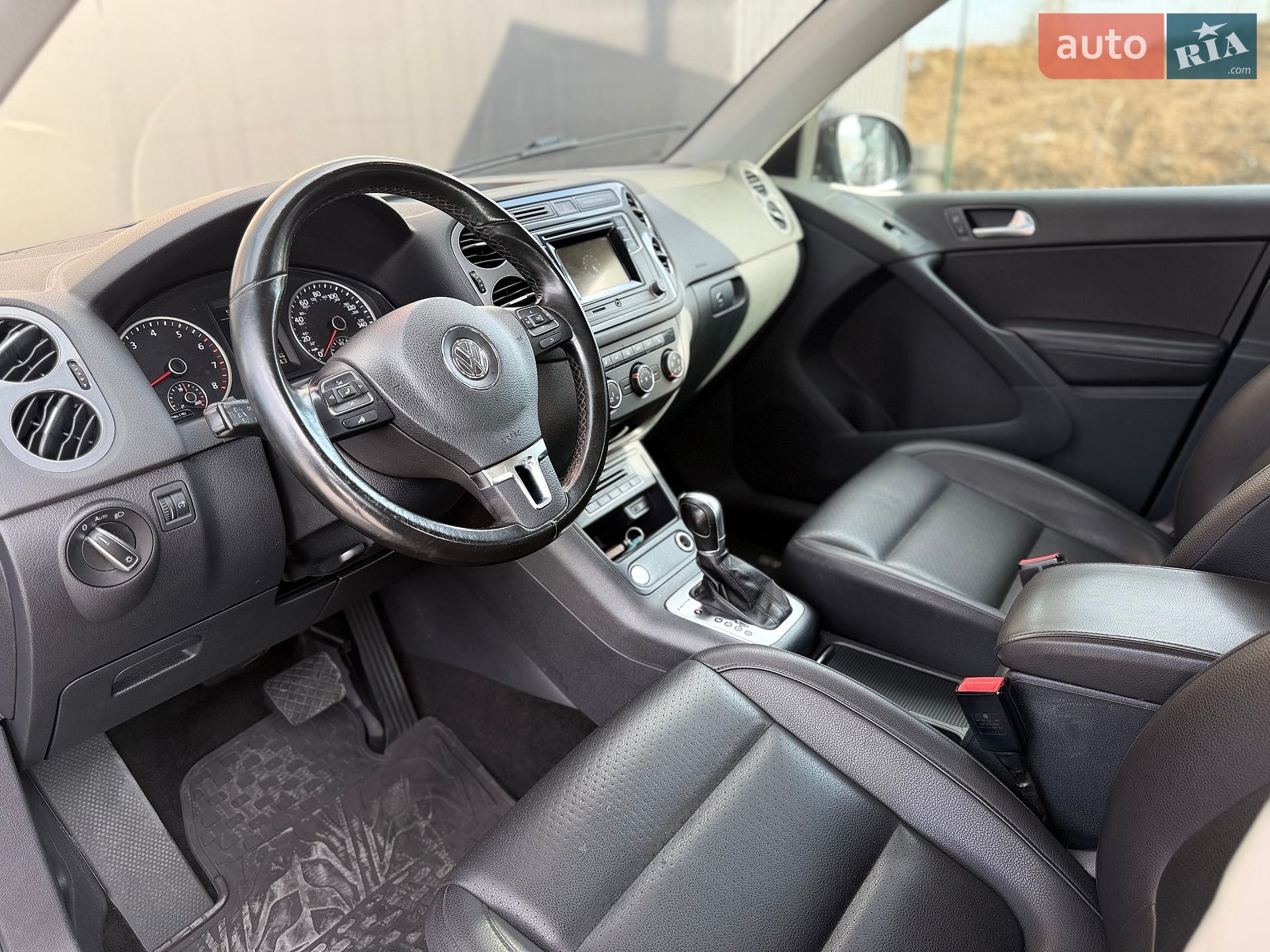 Volkswagen Tiguan 2016 VIN WVGBV7AX5GW522804 фото оголошення 32 з 56