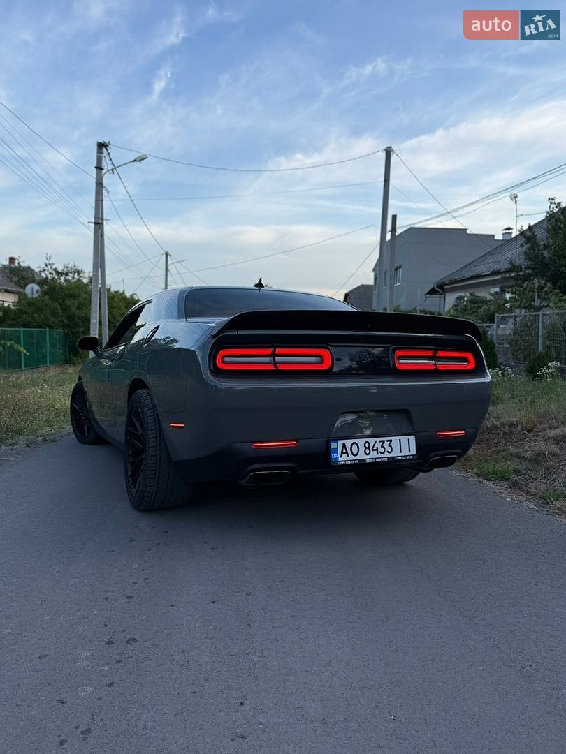 Dodge Challenger 2018 VIN 2C3CDZBT3JH333372 фото оголошення 3 з 22