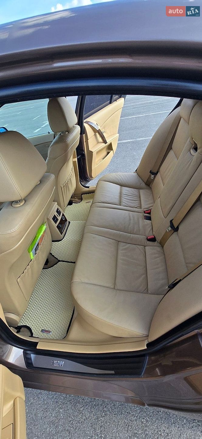 BMW 5 Series 2005 VIN WBANE31010B950487 фото оголошення 9 з 16