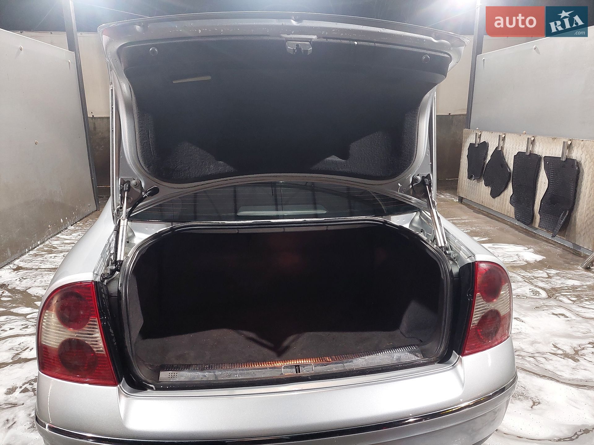 Volkswagen Passat 2002 VIN WVWZZZ32ZGE152500 фото оголошення 4 з 9