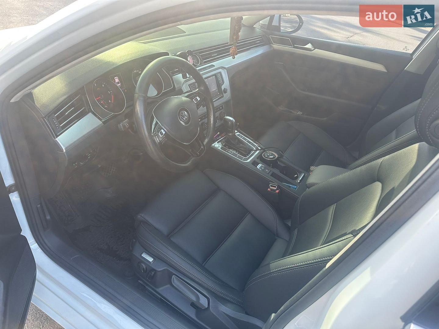Volkswagen Passat 2016 VIN WVWZZZ3CZHE064517 фото оголошення 9 з 16