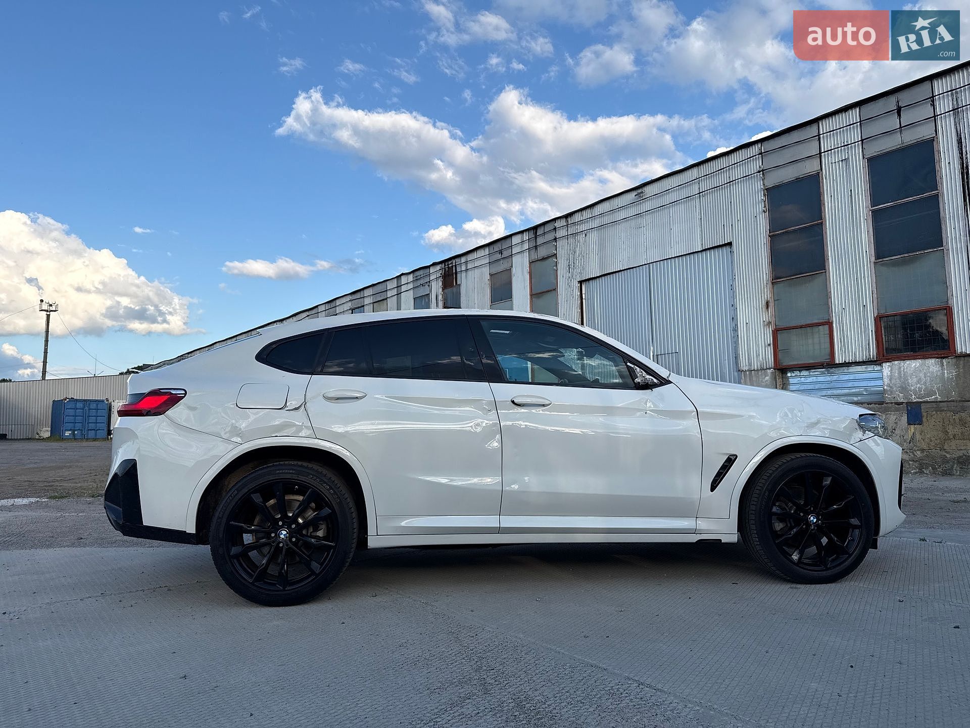 BMW X4 2023 VIN 5UX33DT04P9S86799 фото оголошення 3 з 16