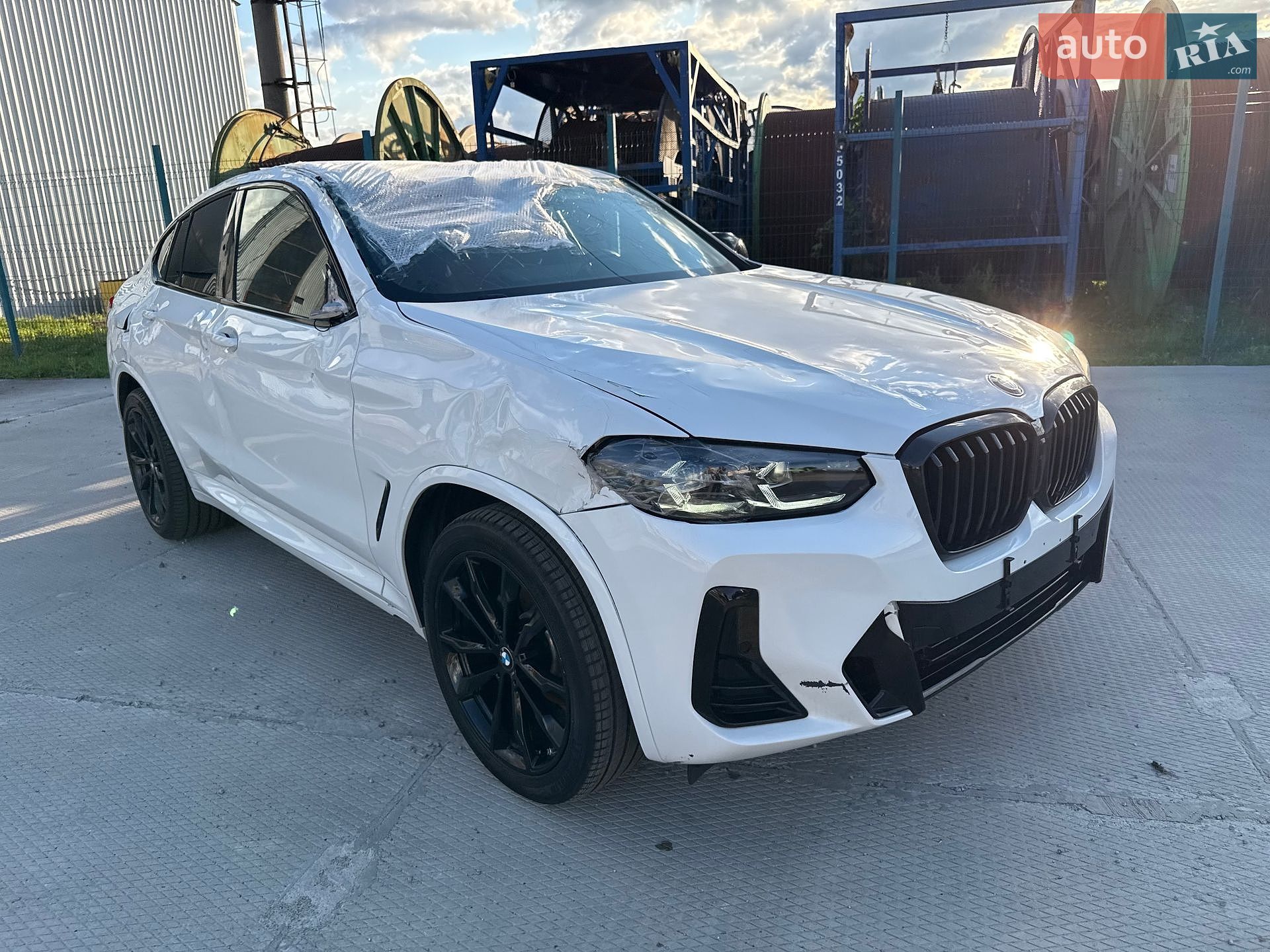 BMW X4 2023 VIN 5UX33DT04P9S86799 фото оголошення 14 з 16