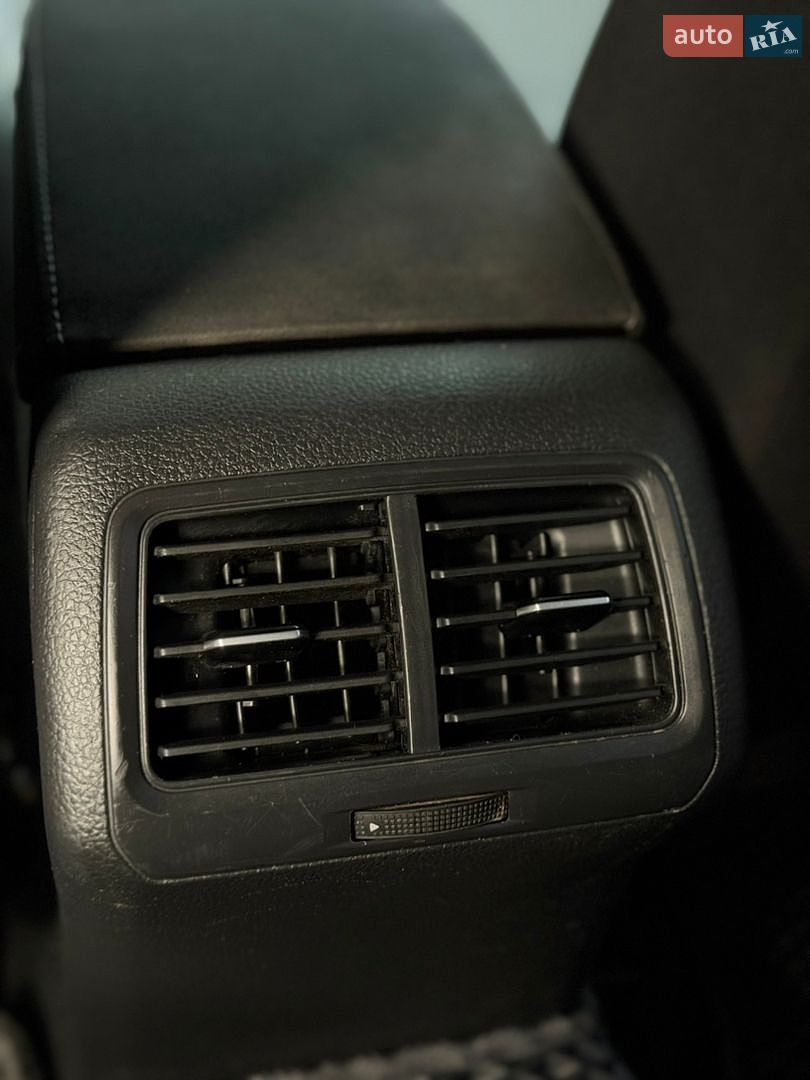 Volkswagen Golf 2013 VIN WVWZZZAUZEW005571 фото оголошення 35 з 47