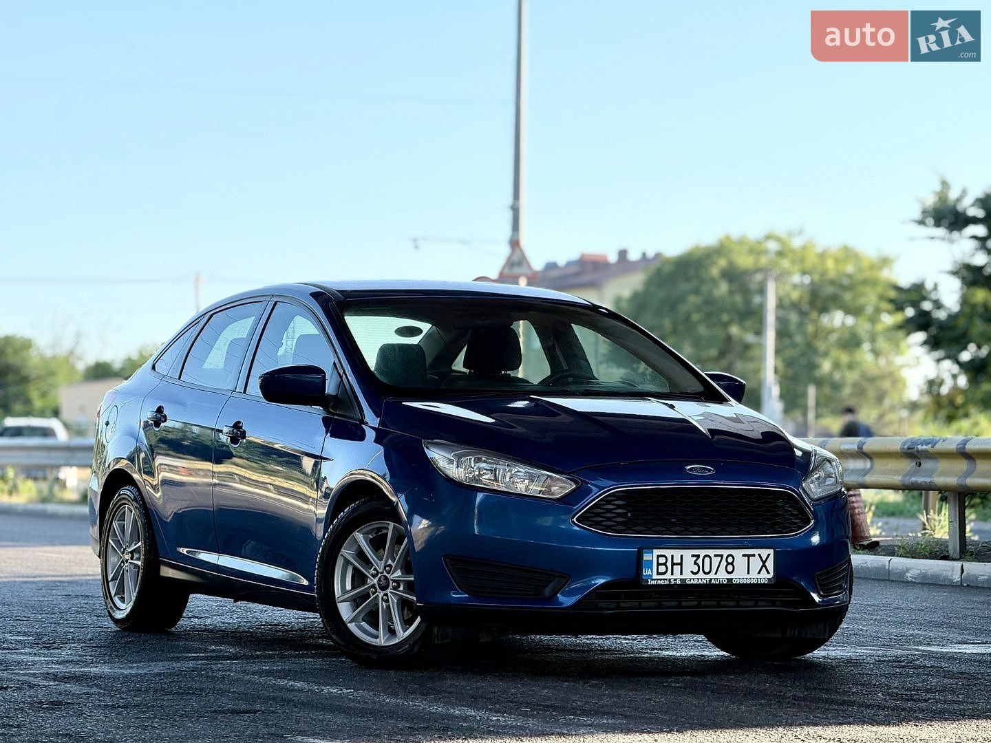 Ford Focus 2018 VIN 1FADP3FEXJL303794 фото оголошення 19 з 79