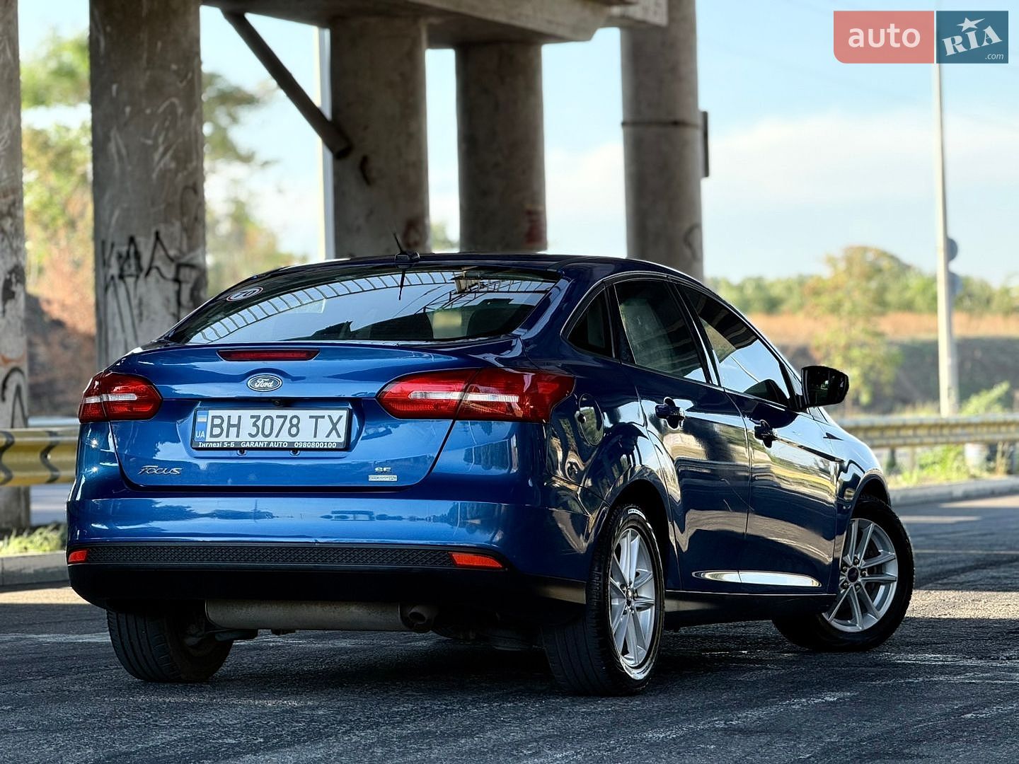 Ford Focus 2018 VIN 1FADP3FEXJL303794 фото оголошення 38 з 79
