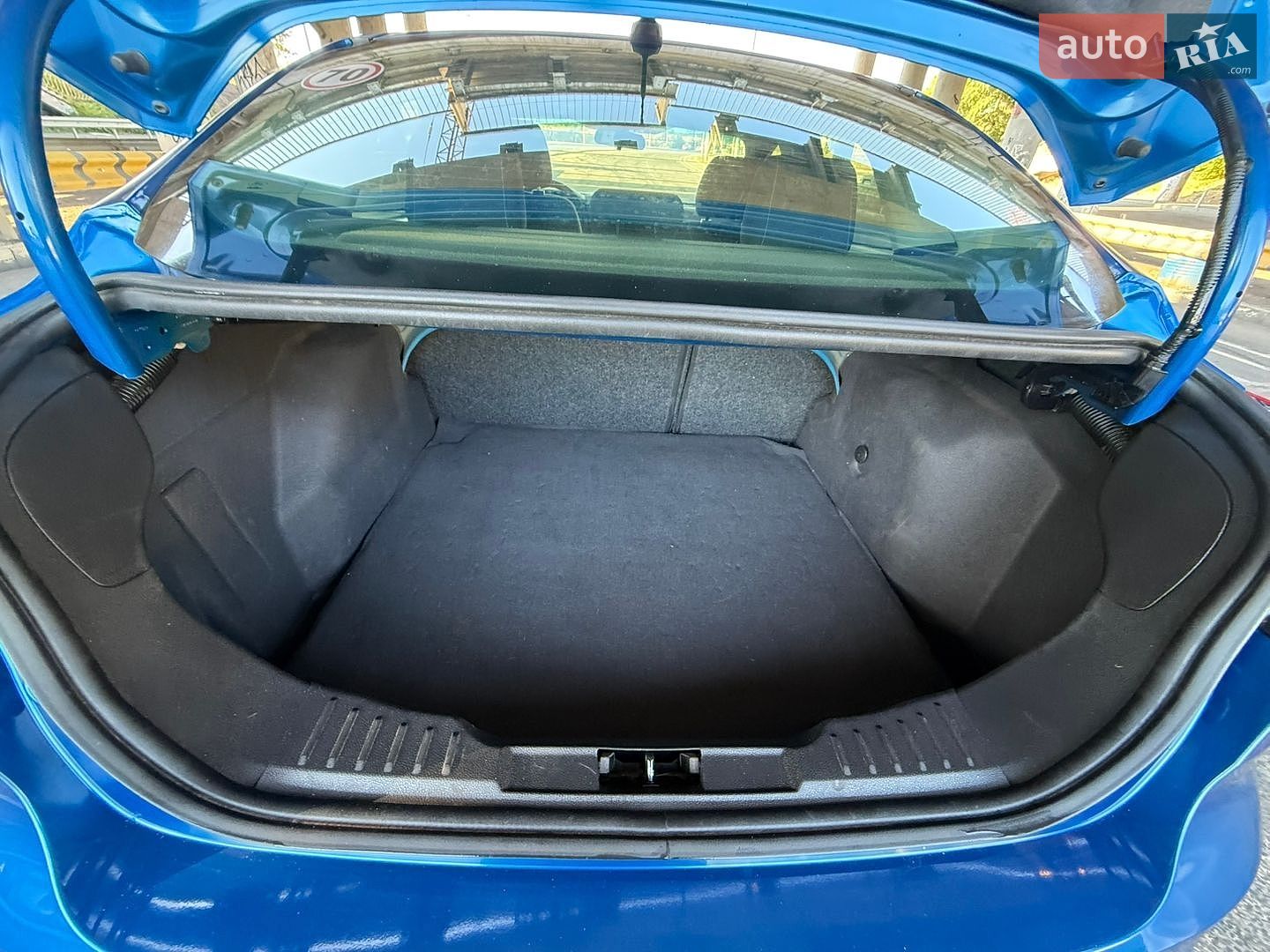 Ford Focus 2018 VIN 1FADP3FEXJL303794 фото оголошення 43 з 79