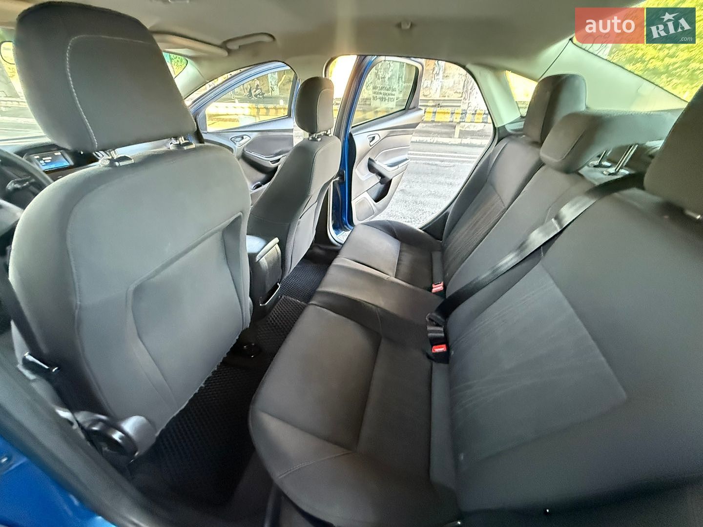 Ford Focus 2018 VIN 1FADP3FEXJL303794 фото оголошення 49 з 79