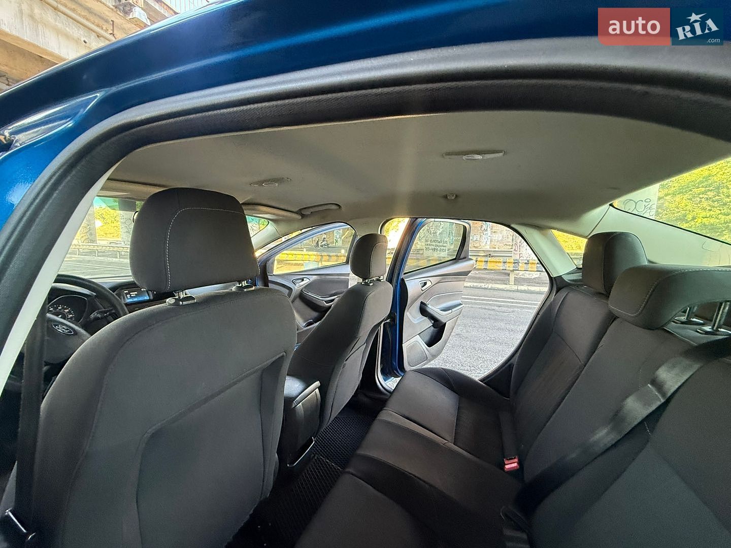Ford Focus 2018 VIN 1FADP3FEXJL303794 фото оголошення 50 з 79
