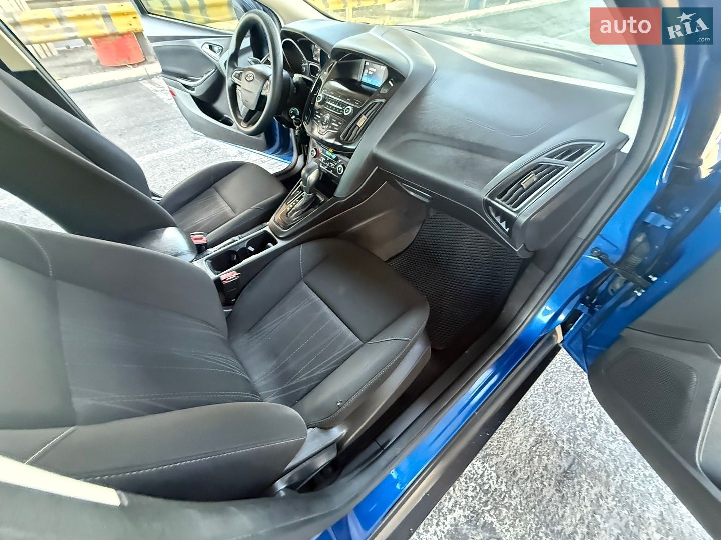 Ford Focus 2018 VIN 1FADP3FEXJL303794 фото оголошення 60 з 79