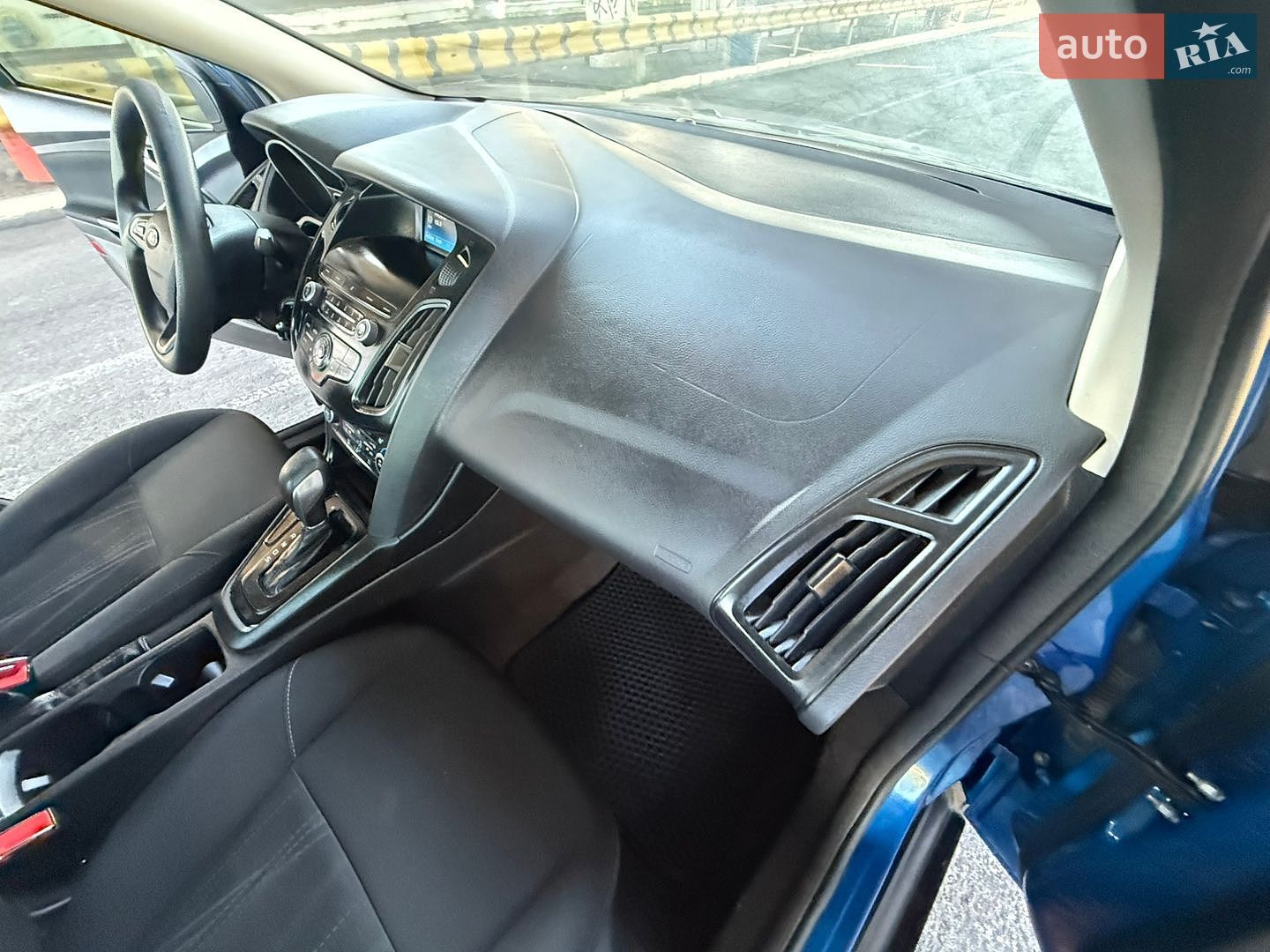 Ford Focus 2018 VIN 1FADP3FEXJL303794 фото оголошення 61 з 79