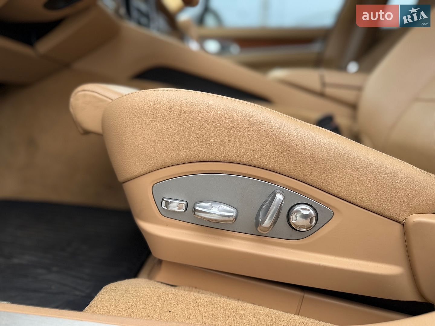 Porsche Panamera 2012 VIN WP0ZZZ97ZCL051904 фото оголошення 40 з 73