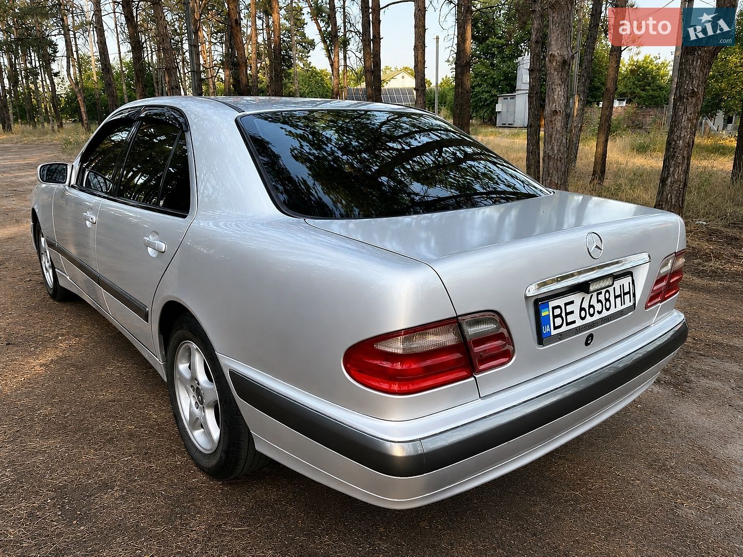 Mercedes-Benz E-Class 2000 VIN WDB2100351B043869 фото оголошення 4 з 9