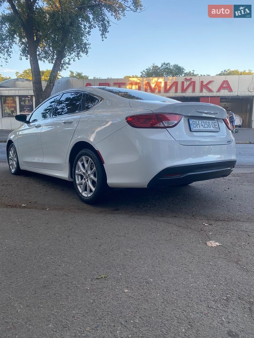 Chrysler 200 2014 VIN 1C3CCCFB9FN586423 фото оголошення 5 з 8