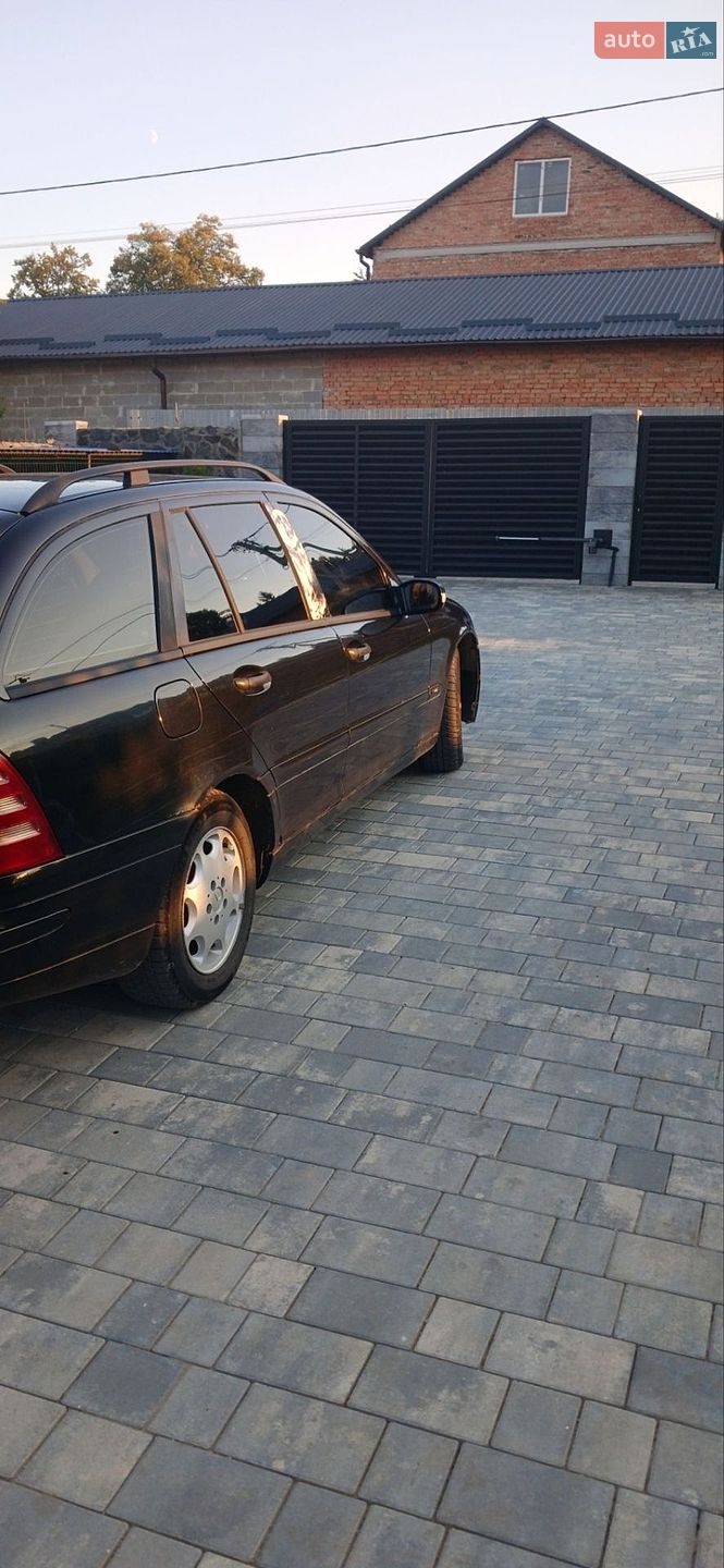 Mercedes-Benz C-Class 2003 VIN WDB2032041F415497 фото оголошення 4 з 9
