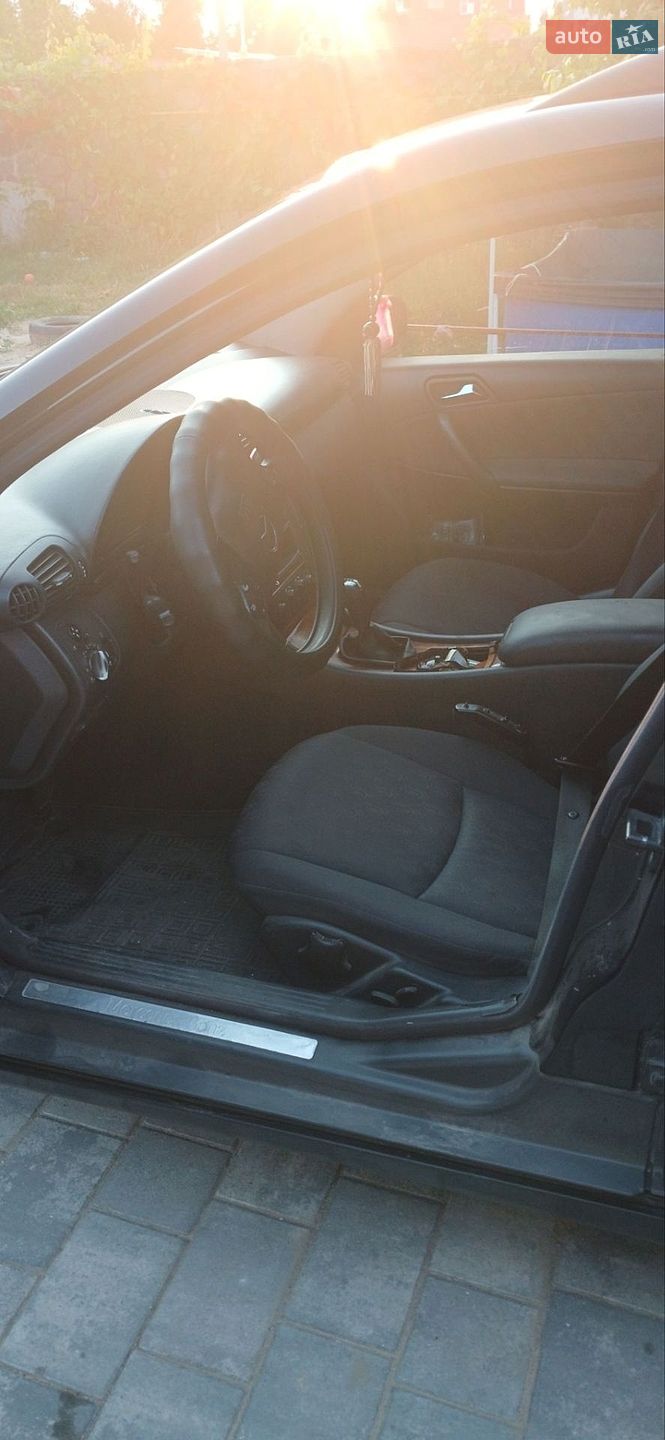Mercedes-Benz C-Class 2003 VIN WDB2032041F415497 фото оголошення 6 з 9