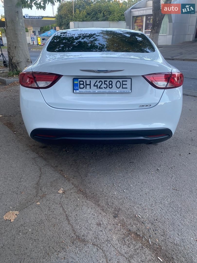 Chrysler 200 2014 VIN 1C3CCCFB9FN586423 фото оголошення 2 з 8