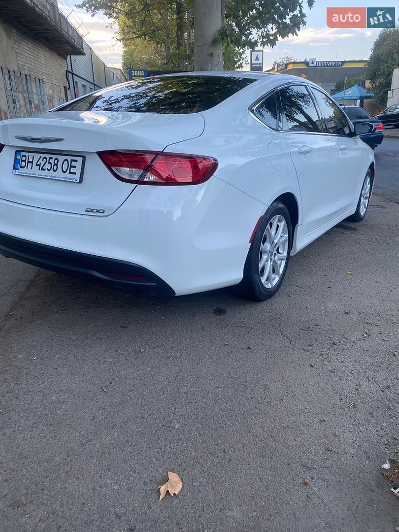 Chrysler 200 2014 VIN 1C3CCCFB9FN586423 фото оголошення 3 з 8
