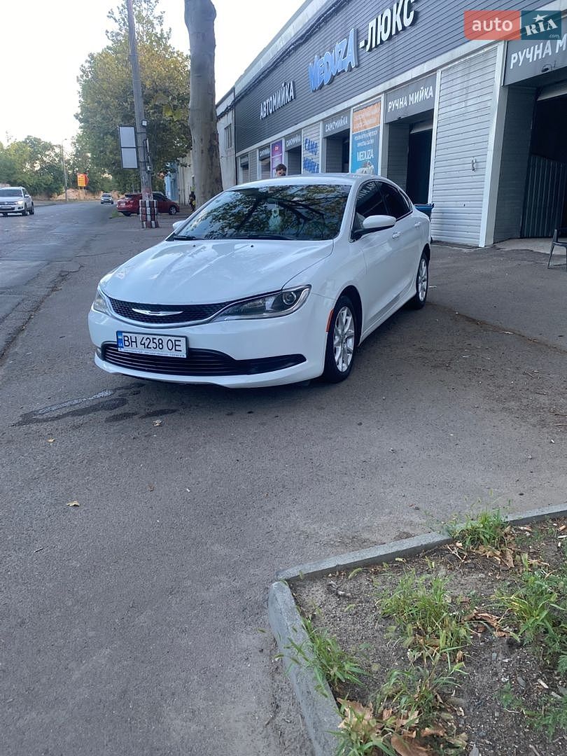 Chrysler 200 2014 VIN 1C3CCCFB9FN586423 фото оголошення 4 з 8