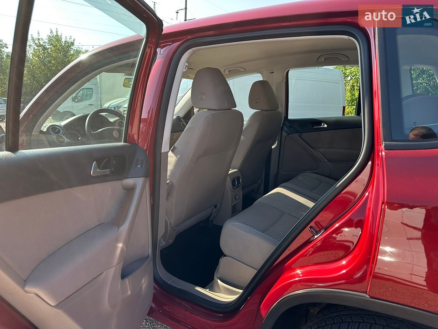 Volkswagen Tiguan 2010 VIN WVGBV7AX5AW003369 фото оголошення 19 з 27