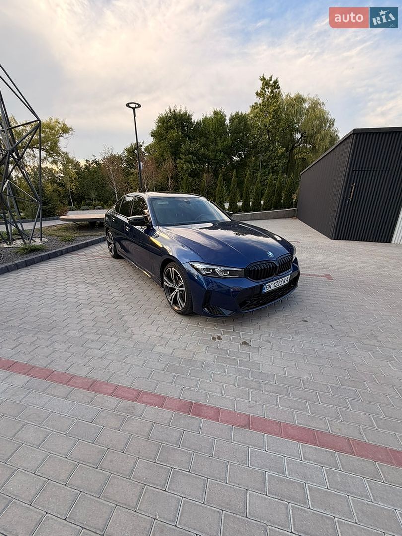 BMW 3 Series 2019 VIN WBA5R1C56KAK07432 фото оголошення 2 з 14
