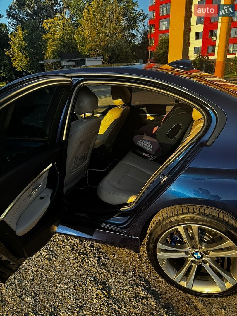 BMW 3 Series 2017 VIN WBA8B9G33HNU53932 фото оголошення 10 з 21