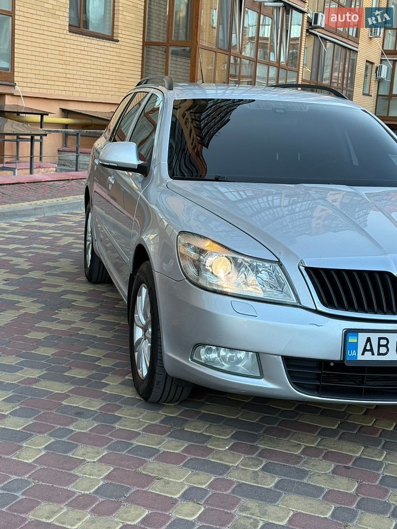 Skoda Octavia 2010 VIN TMBGT61Z6A2116802 фото оголошення 4 з 46