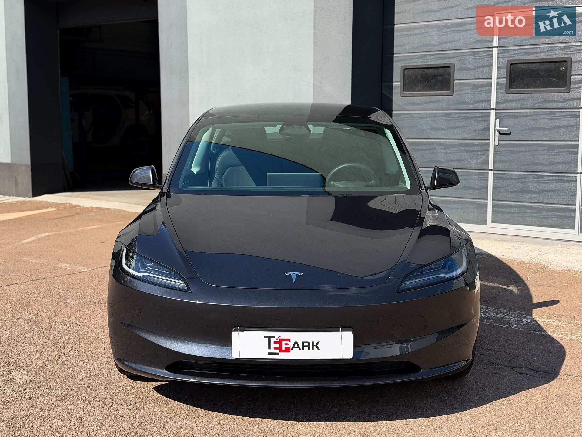 Tesla Model 3 2024 VIN 5YJ3E1EA2RF743280 фото оголошення 3 з 30