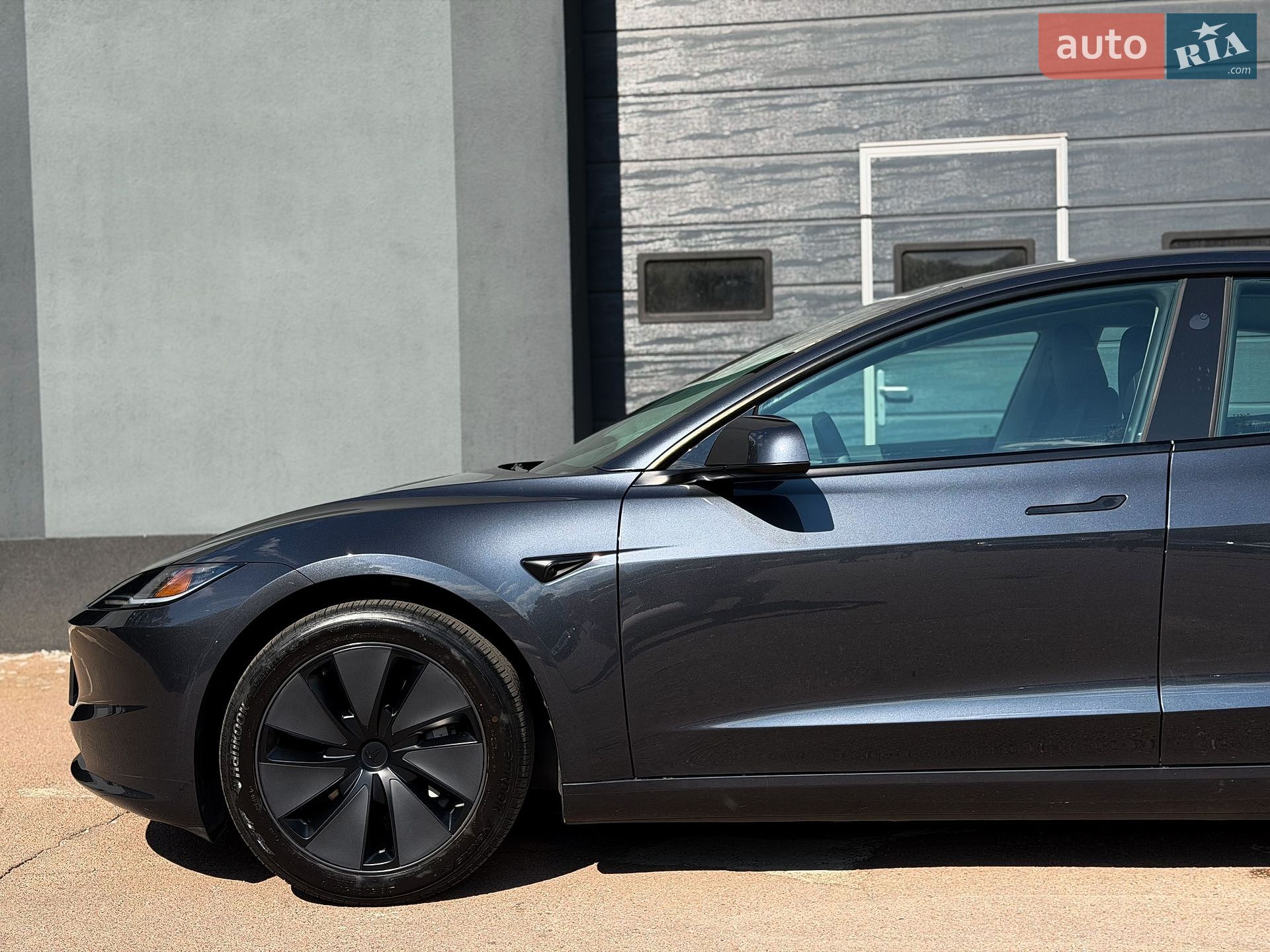 Tesla Model 3 2024 VIN 5YJ3E1EA2RF743280 фото оголошення 5 з 30