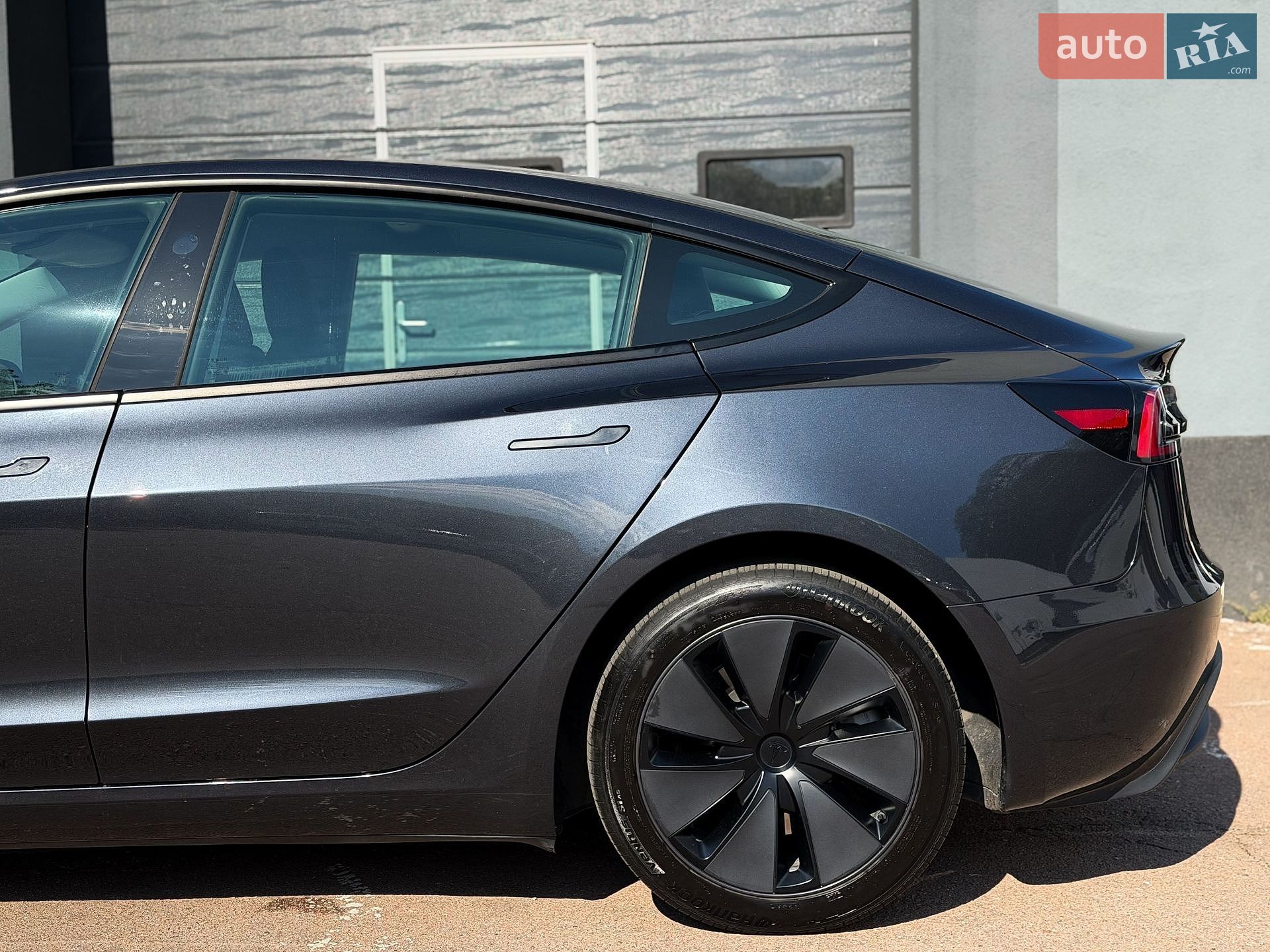 Tesla Model 3 2024 VIN 5YJ3E1EA2RF743280 фото оголошення 7 з 30