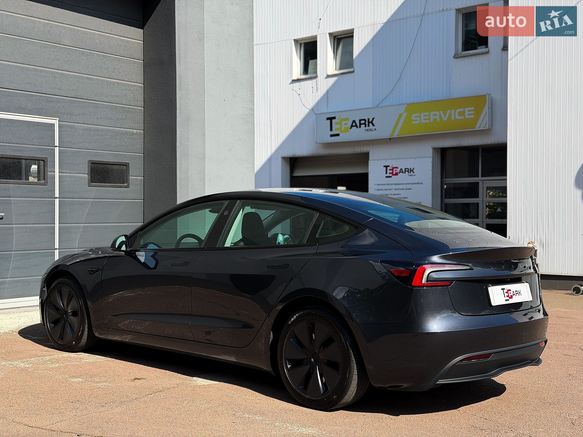 Tesla Model 3 2024 VIN 5YJ3E1EA2RF743280 фото оголошення 8 з 30
