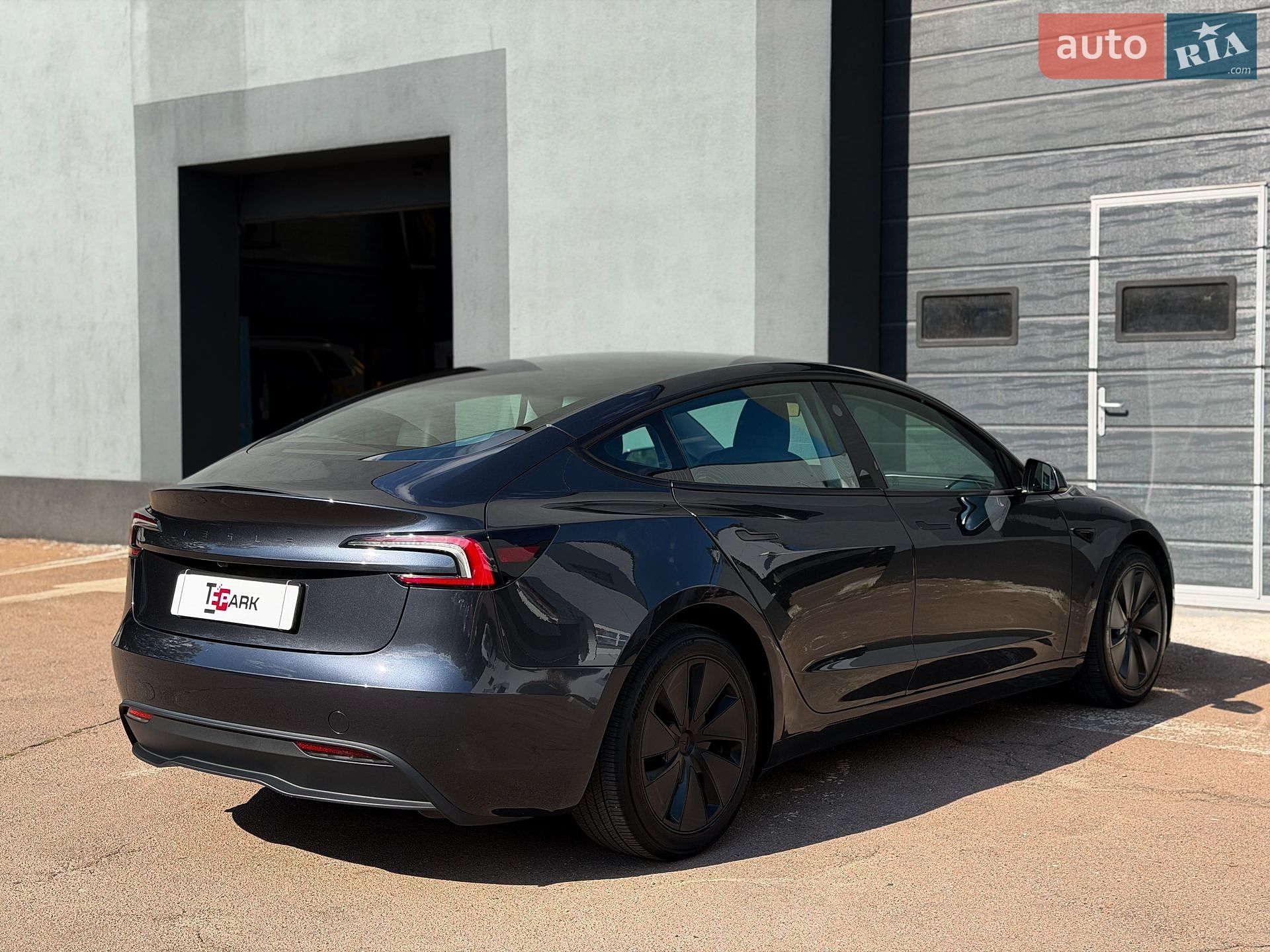 Tesla Model 3 2024 VIN 5YJ3E1EA2RF743280 фото оголошення 10 з 30