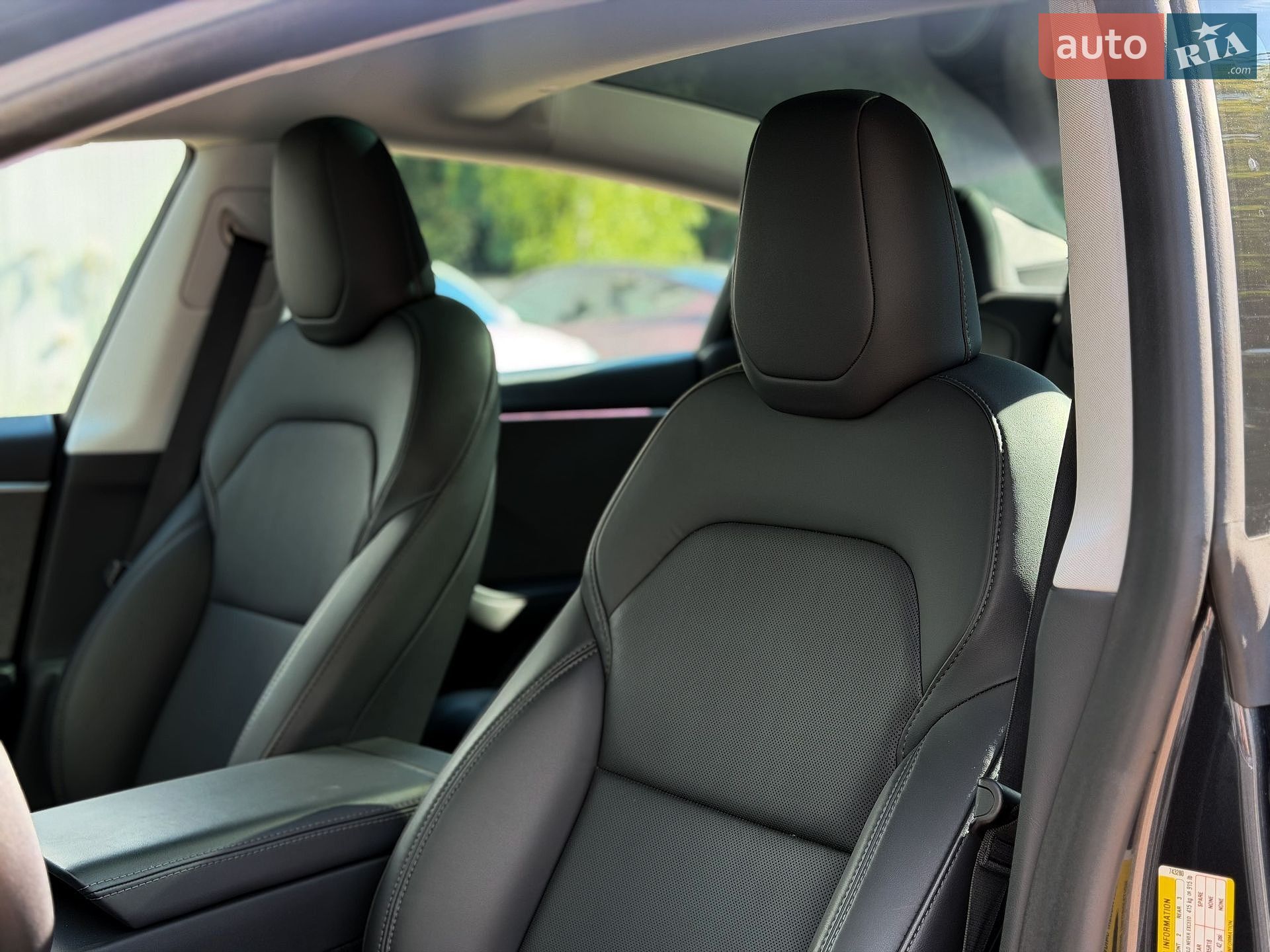 Tesla Model 3 2024 VIN 5YJ3E1EA2RF743280 фото оголошення 14 з 30
