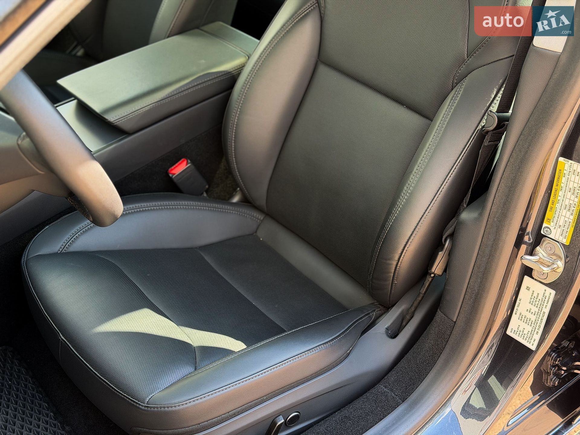Tesla Model 3 2024 VIN 5YJ3E1EA2RF743280 фото оголошення 13 з 30