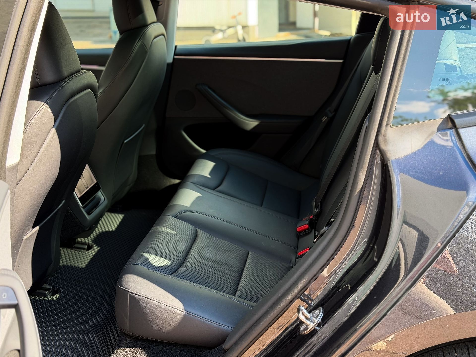 Tesla Model 3 2024 VIN 5YJ3E1EA2RF743280 фото оголошення 16 з 30