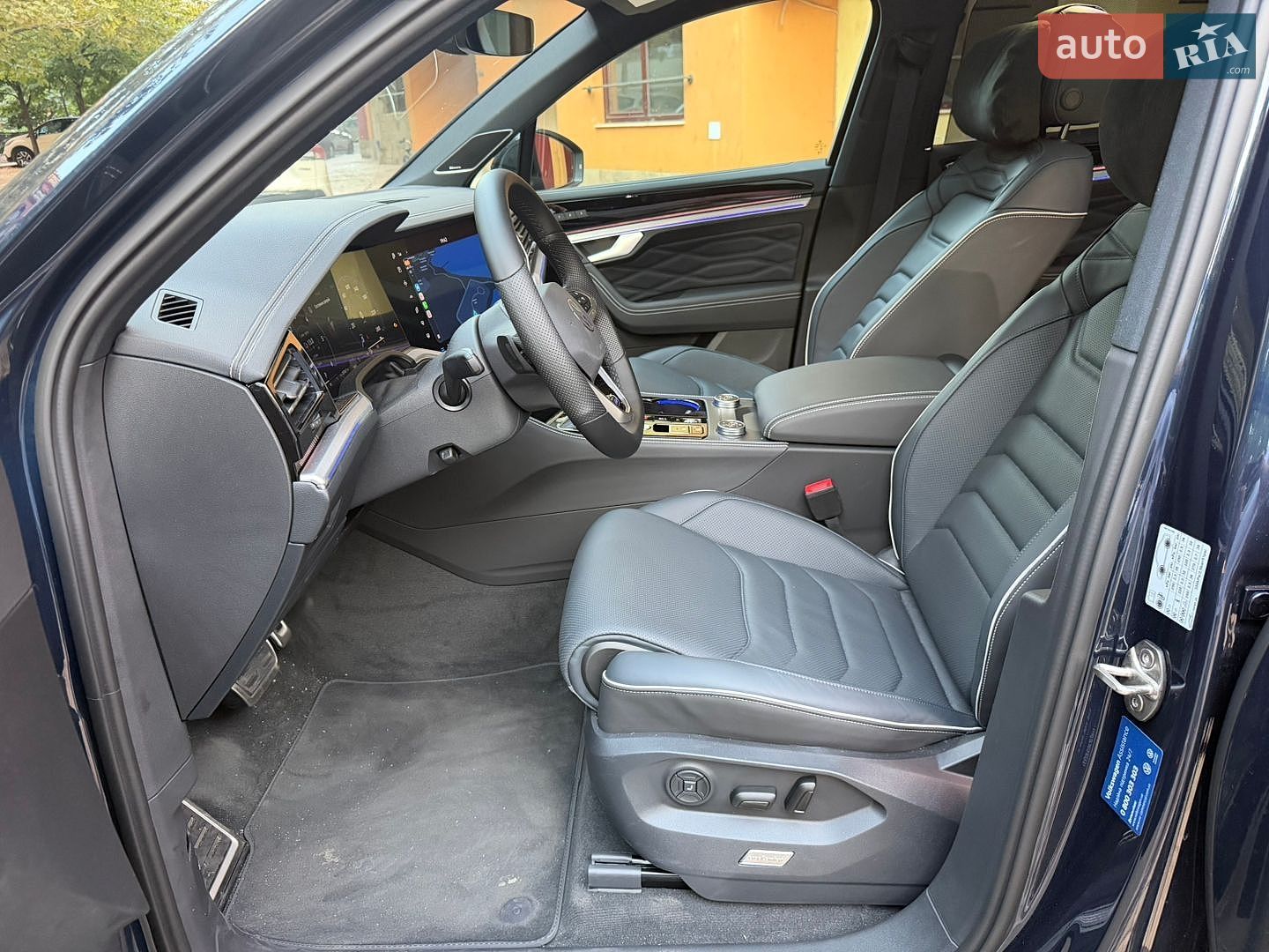 Volkswagen Touareg 2026 VIN WVGZZZCR5TD023990 фото оголошення 8 з 17