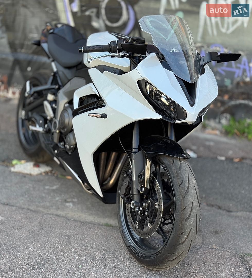 TRIUMPH DAYTONA 660 2024 VIN SMTL23UF7STBW5959 фото оголошення 3 з 15