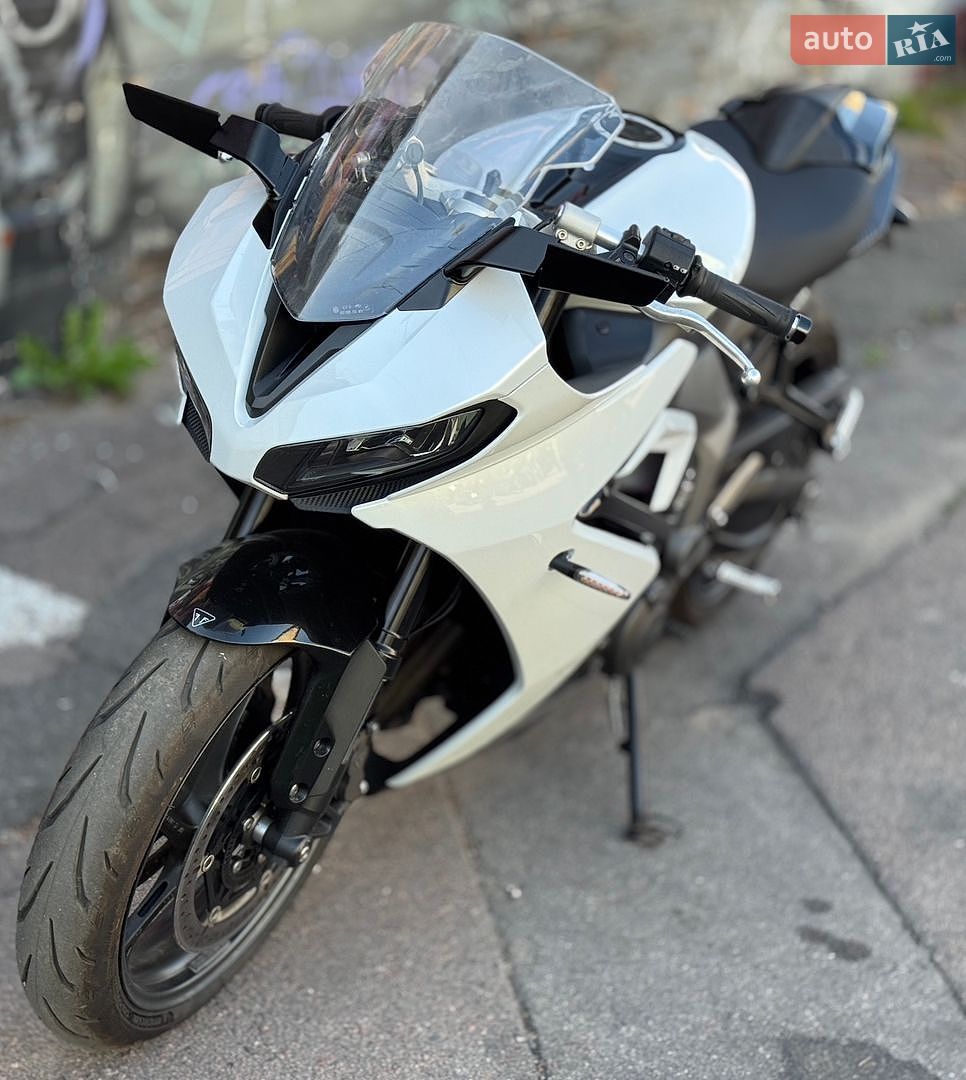 TRIUMPH DAYTONA 660 2024 VIN SMTL23UF7STBW5959 фото оголошення 11 з 15