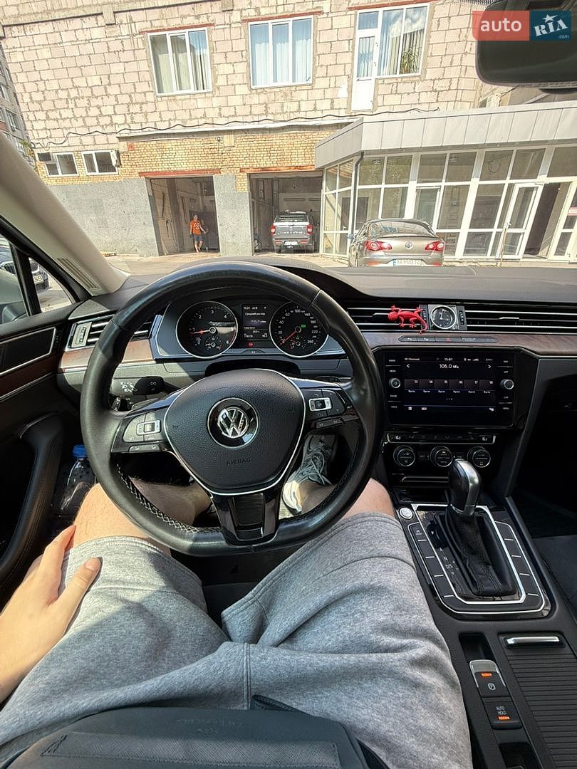 Volkswagen Passat 2016 VIN WVWZZZ3CZGE184923 фото оголошення 9 з 30