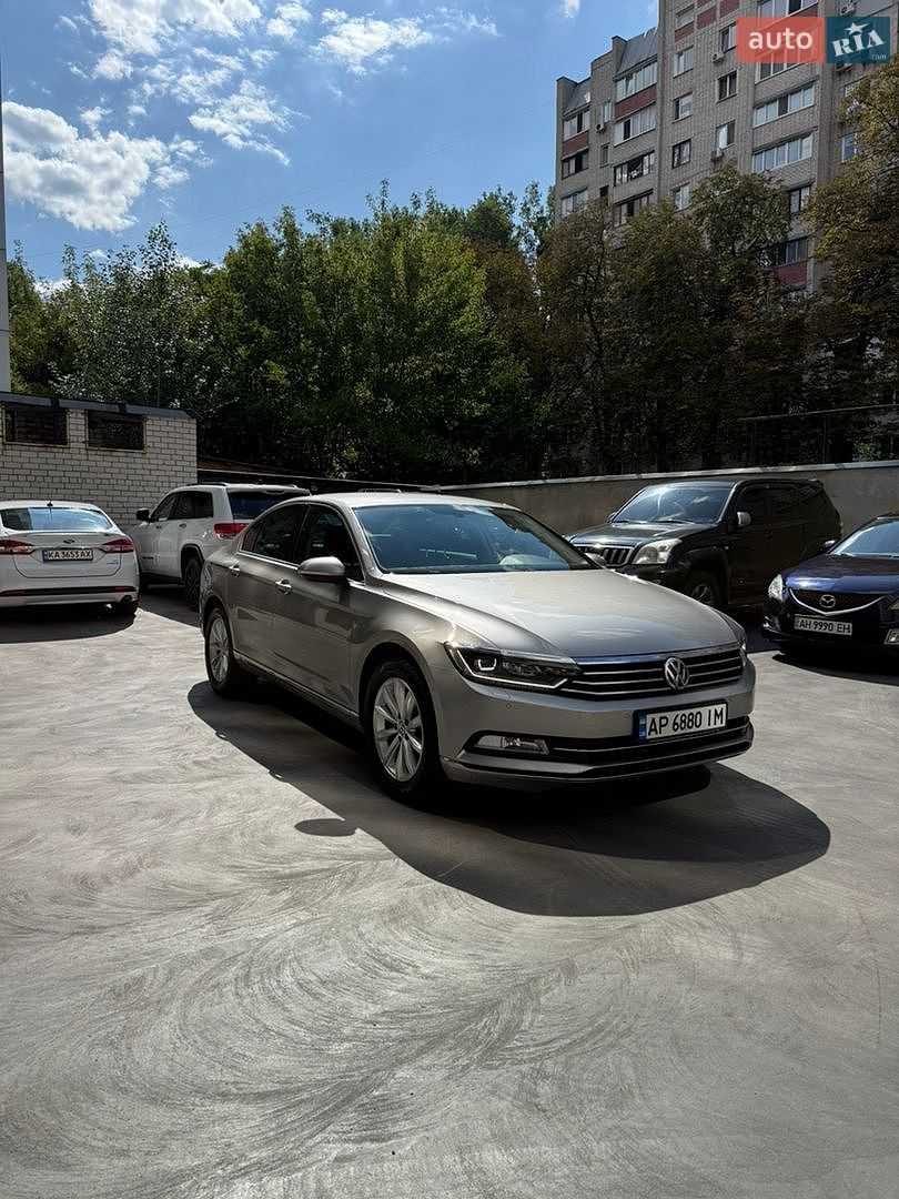 Volkswagen Passat 2016 VIN WVWZZZ3CZGE184923 фото оголошення 3 з 30