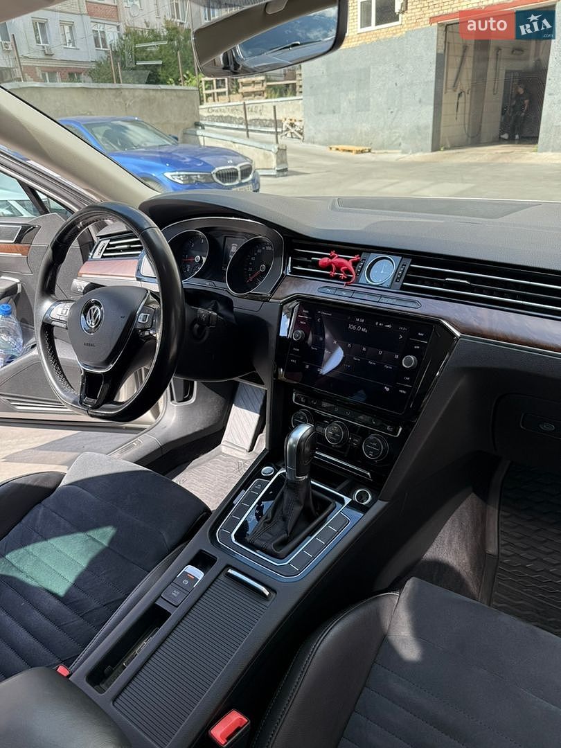 Volkswagen Passat 2016 VIN WVWZZZ3CZGE184923 фото оголошення 14 з 30