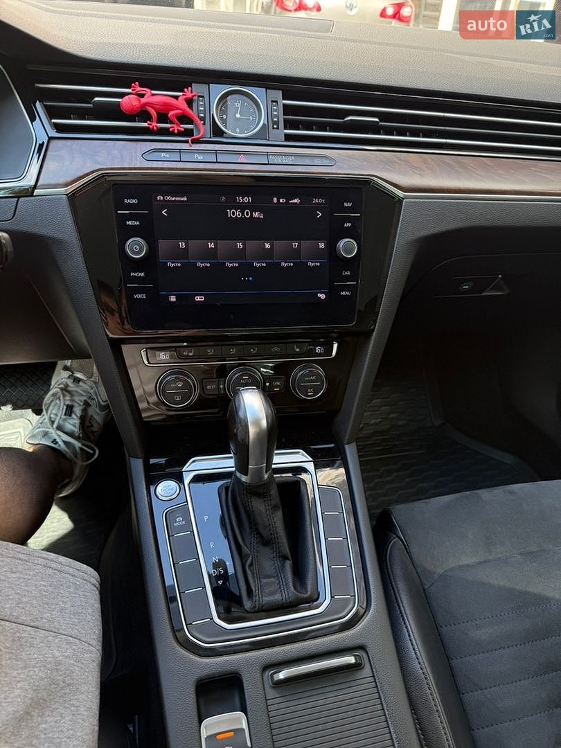 Volkswagen Passat 2016 VIN WVWZZZ3CZGE184923 фото оголошення 11 з 30