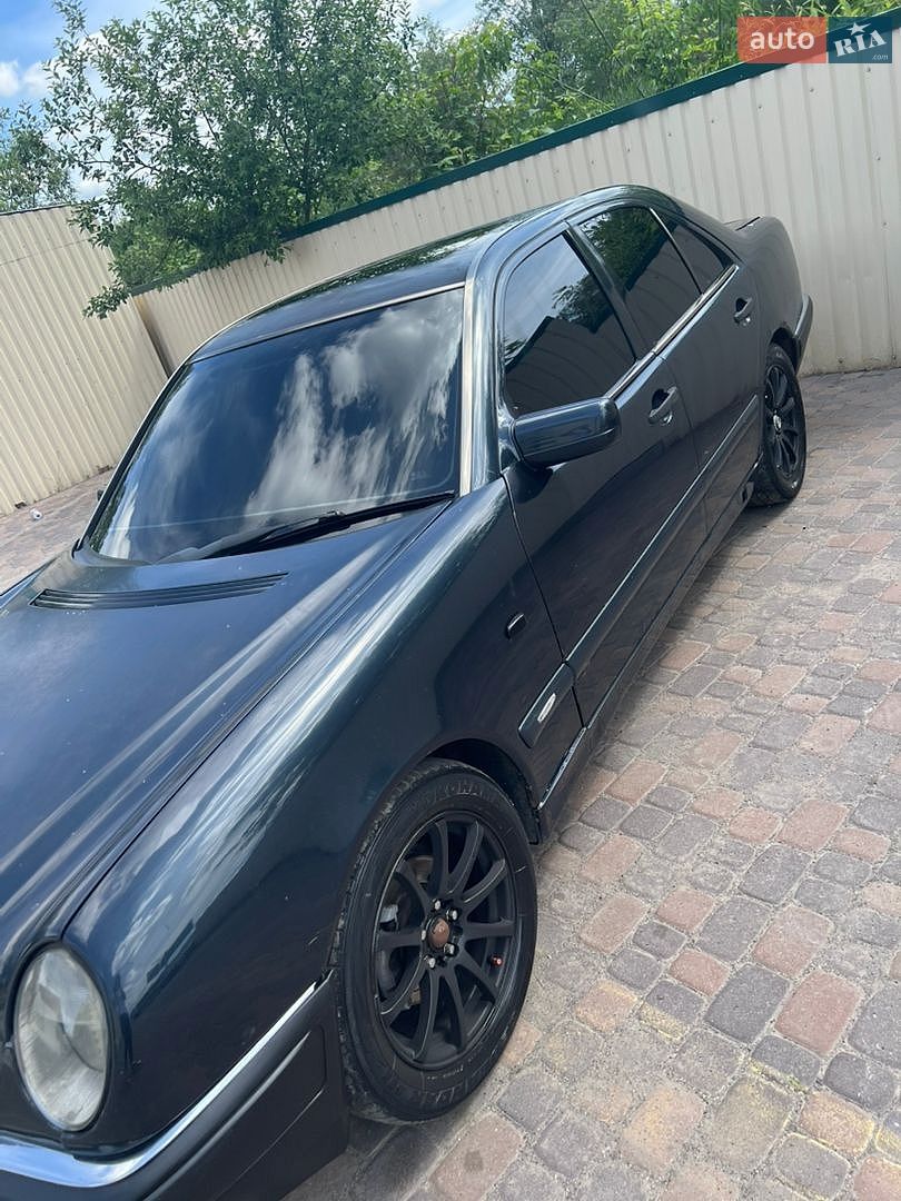 Mercedes-Benz E-Class 1996 VIN WDB2100371A074589 фото оголошення 2 з 13