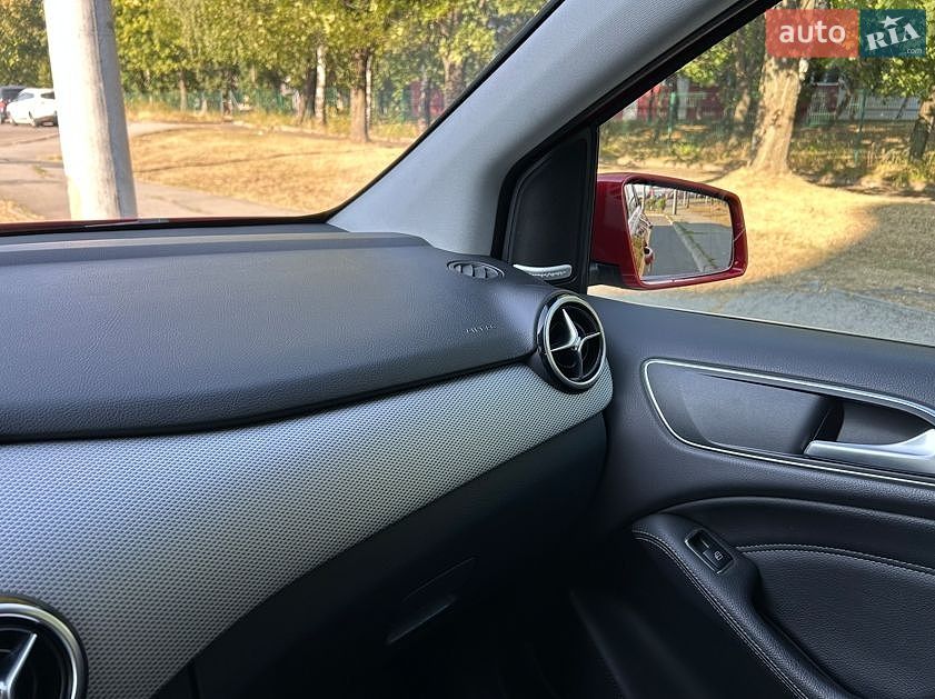 Mercedes-Benz B-Class 2016 VIN WDD2428901J011047 фото оголошення 14 з 21