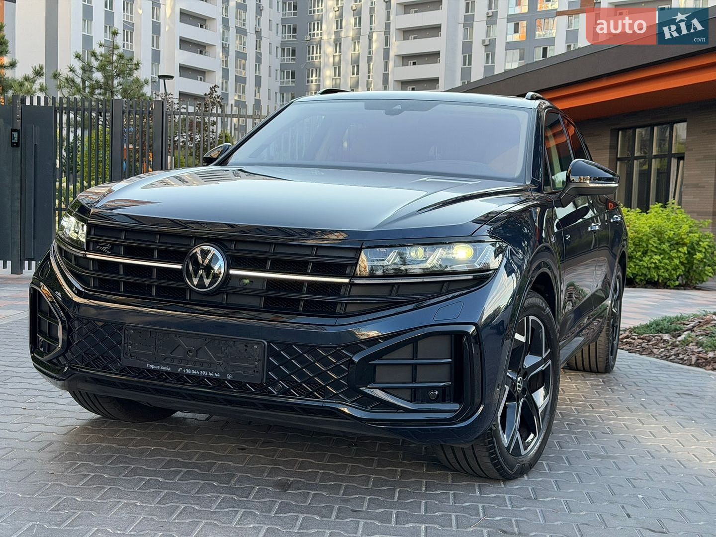 Volkswagen Touareg 2023 VIN WVGZZZCR2RD011966 фото оголошення 3 з 106