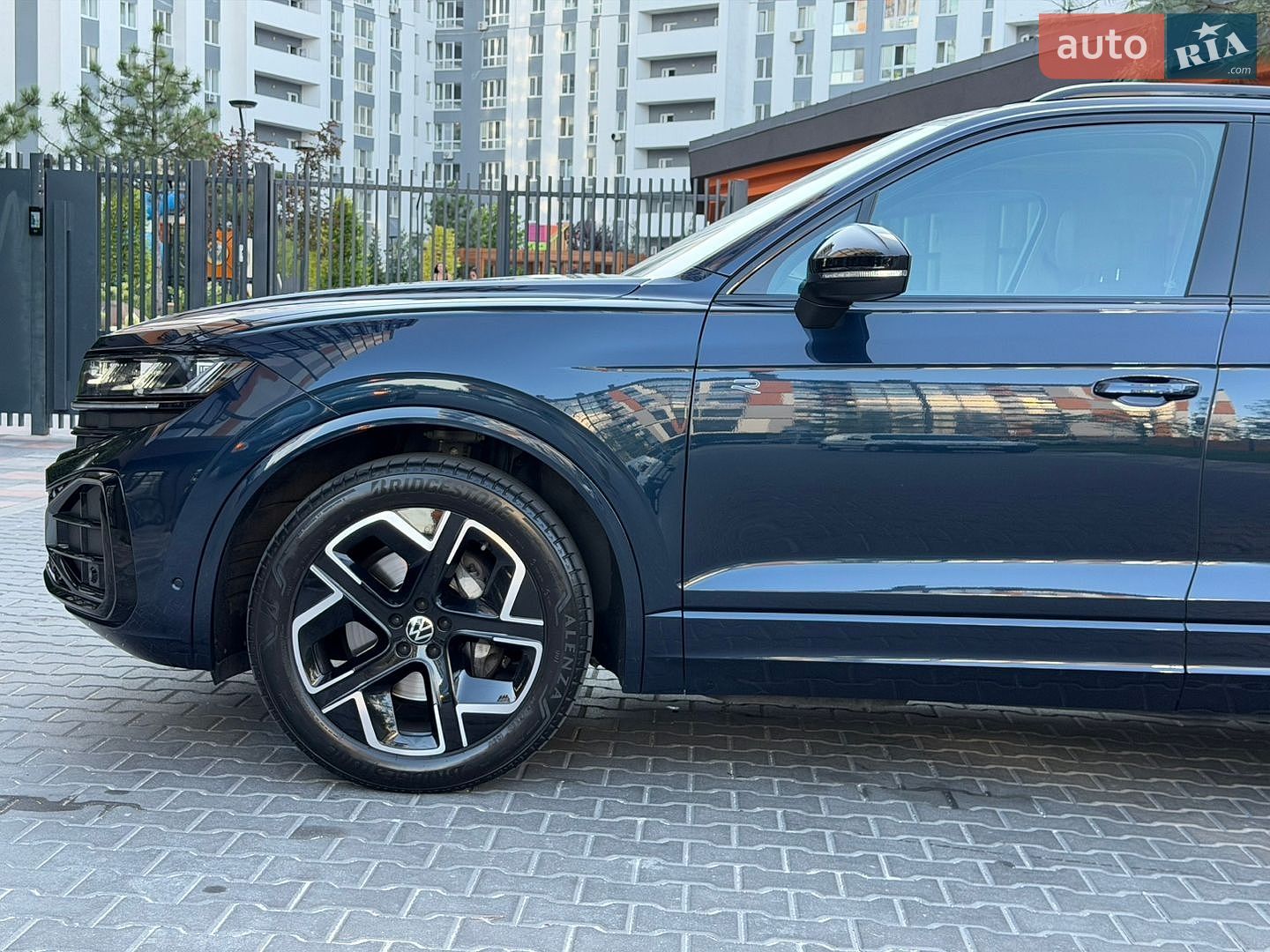Volkswagen Touareg 2023 VIN WVGZZZCR2RD011966 фото оголошення 10 з 106