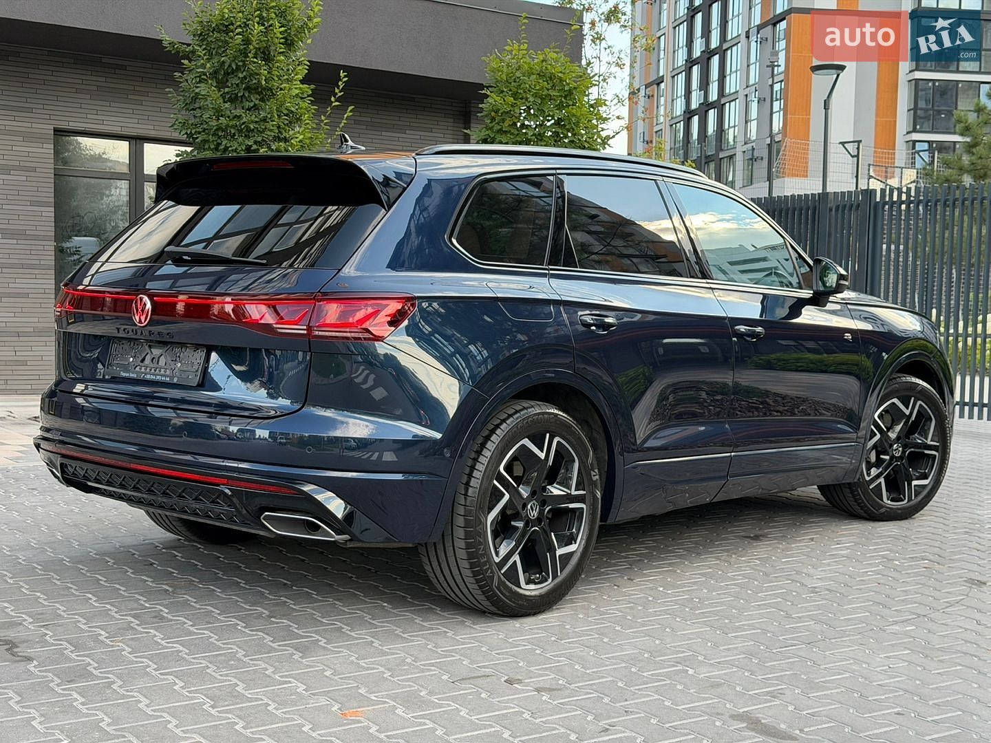 Volkswagen Touareg 2023 VIN WVGZZZCR2RD011966 фото оголошення 17 з 106