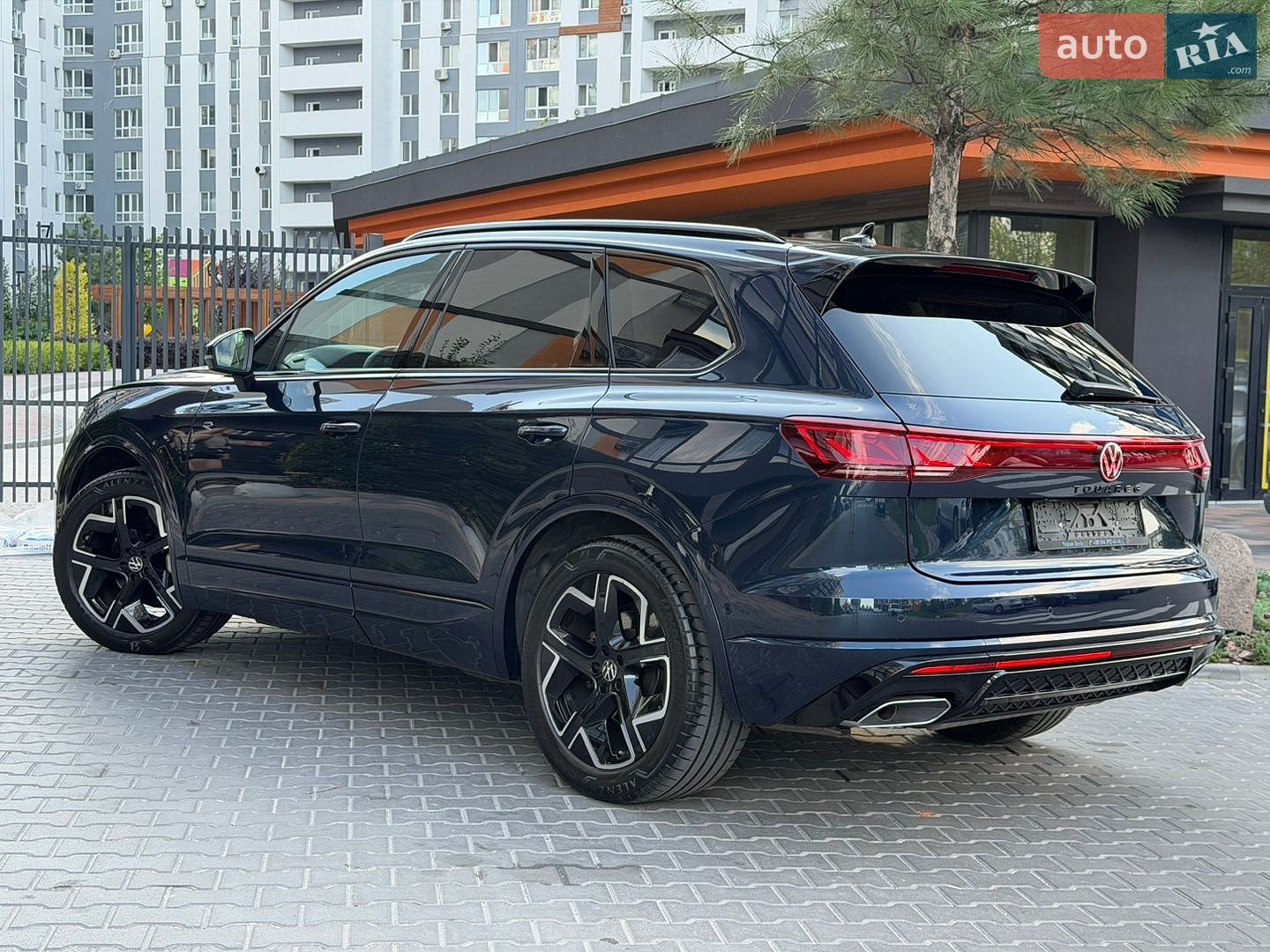 Volkswagen Touareg 2023 VIN WVGZZZCR2RD011966 фото оголошення 12 з 106